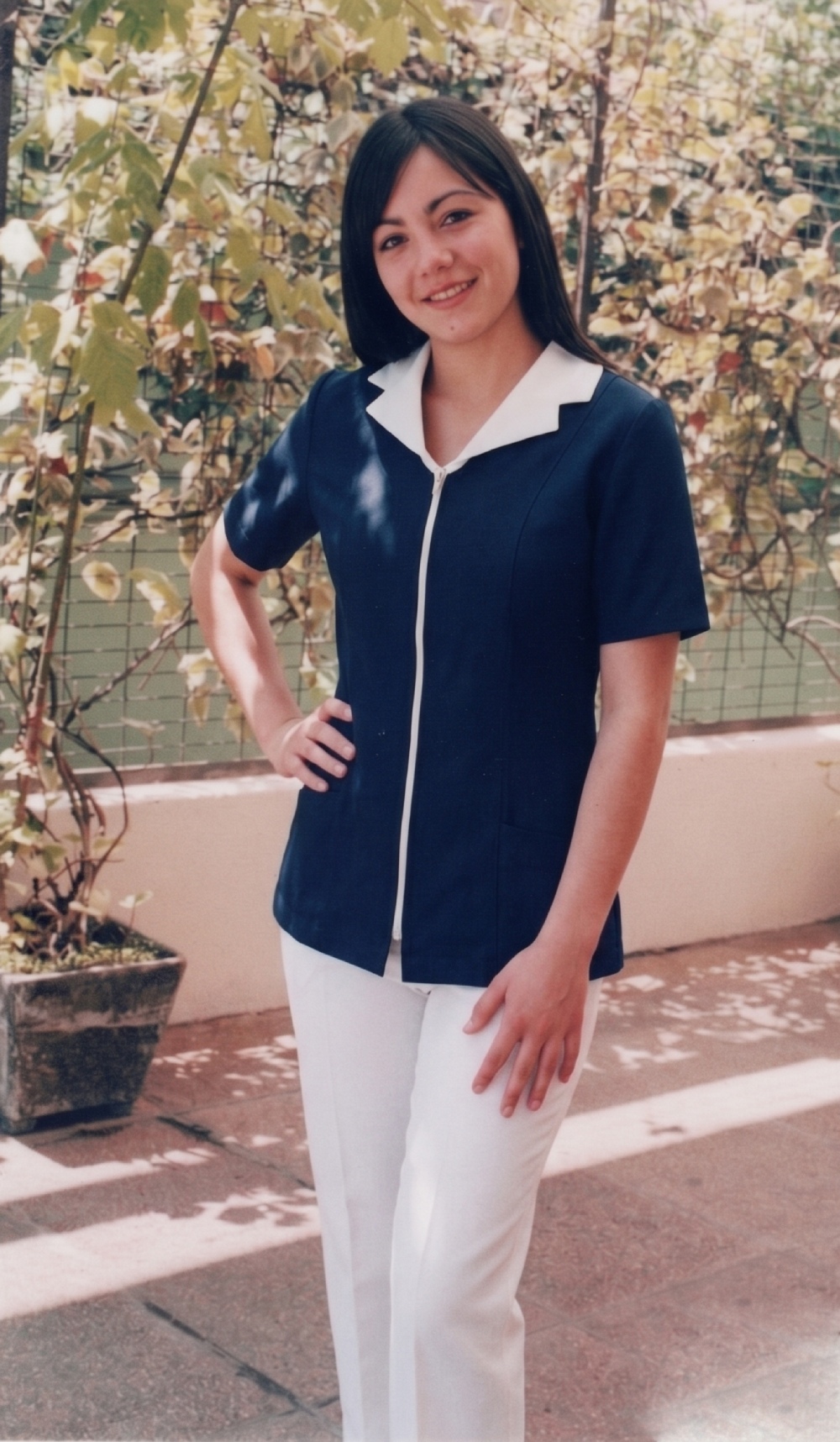 Eco azul cuello blanco 432